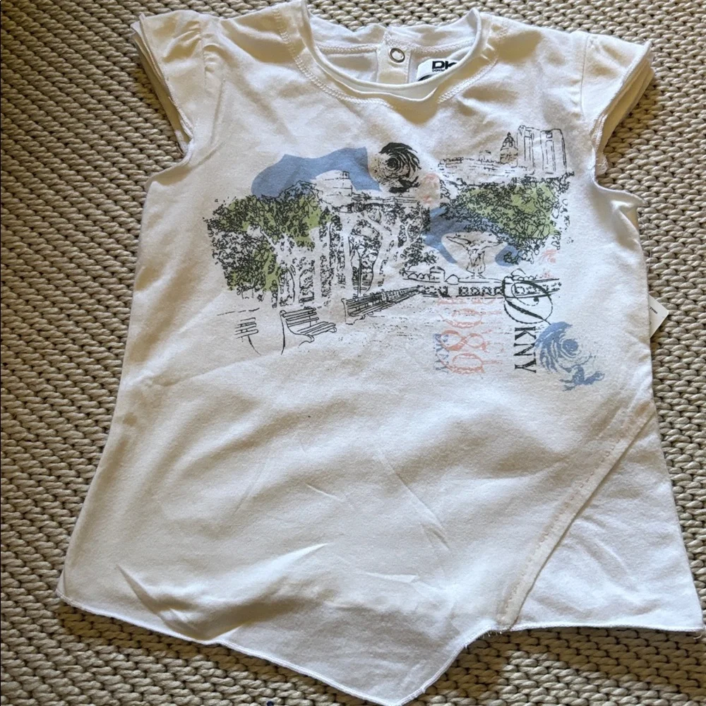 Top DKNY infant girls size 18-24 months 57% cotton 38% Modal 5% Spandex